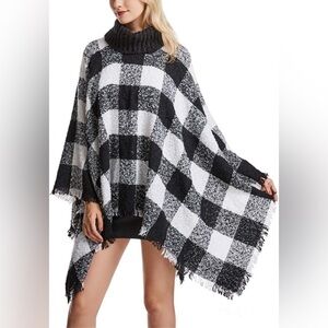 WOODLAND CREEK ⭐️  buffalo check knit poncho